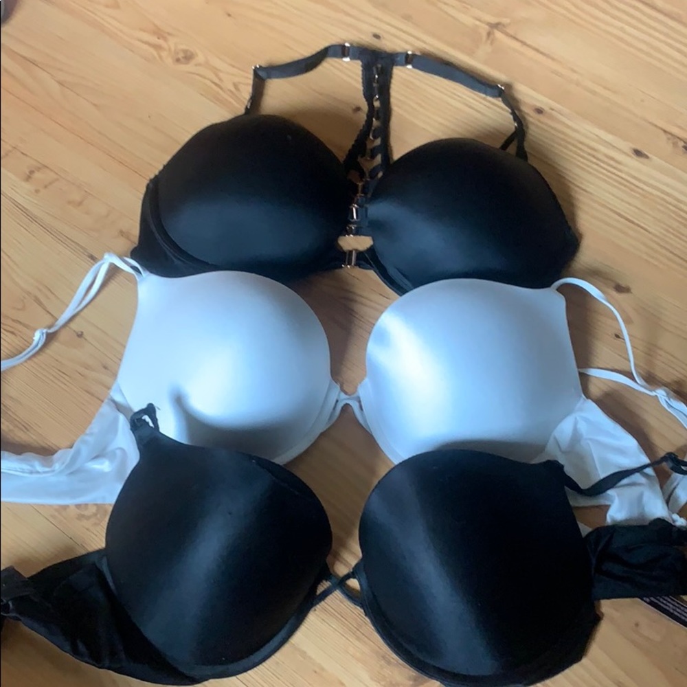 Victoria’s Secret bras 38c